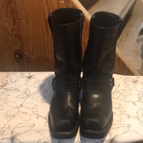 Like new only worn 2 times - Picture 1 of 3